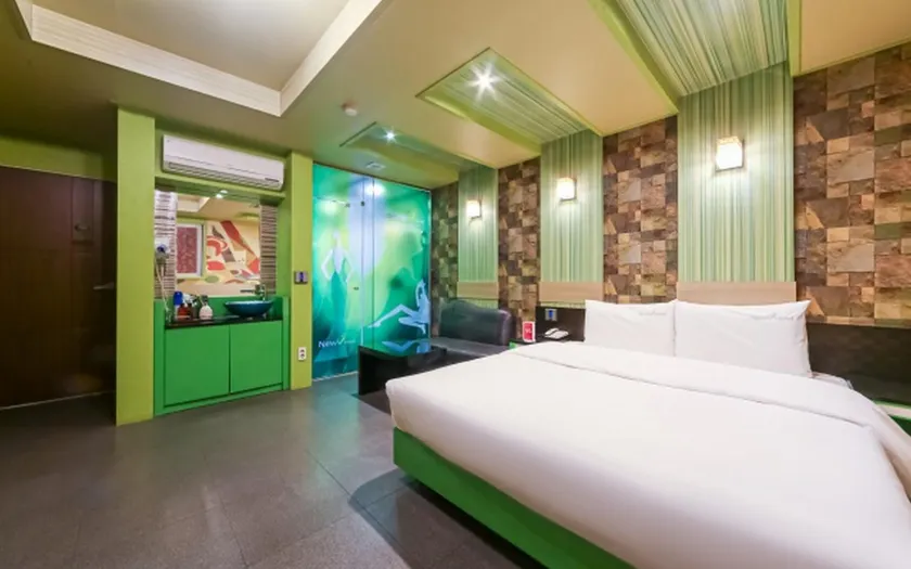 BT Hotel - Image 1