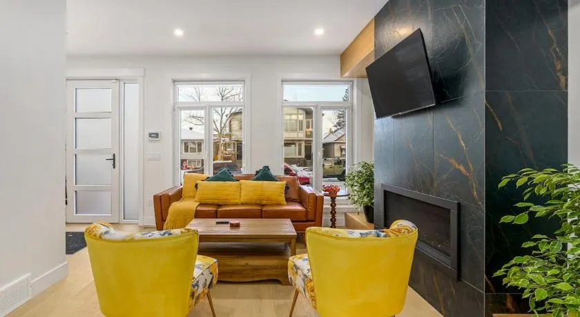 Trendy Bridgeland, Fireplace, King Beds, AC - Image 1