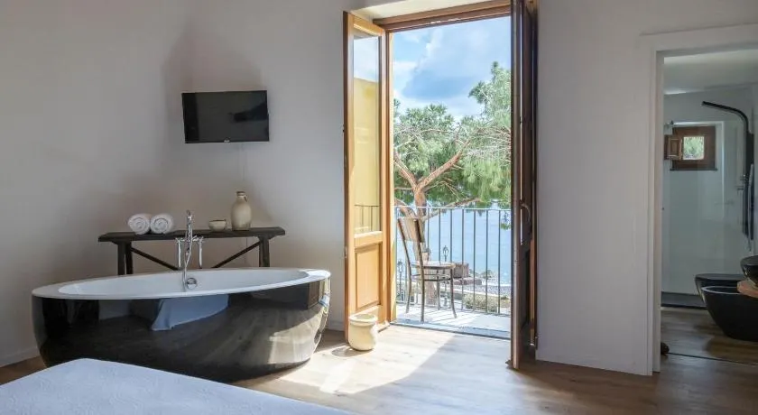 Iancura - B&B di design a Salina - Image 1