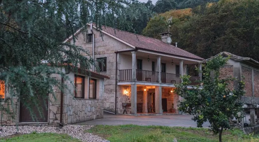 Acogedora en entorno rural by CABANA Rentals - Image 1