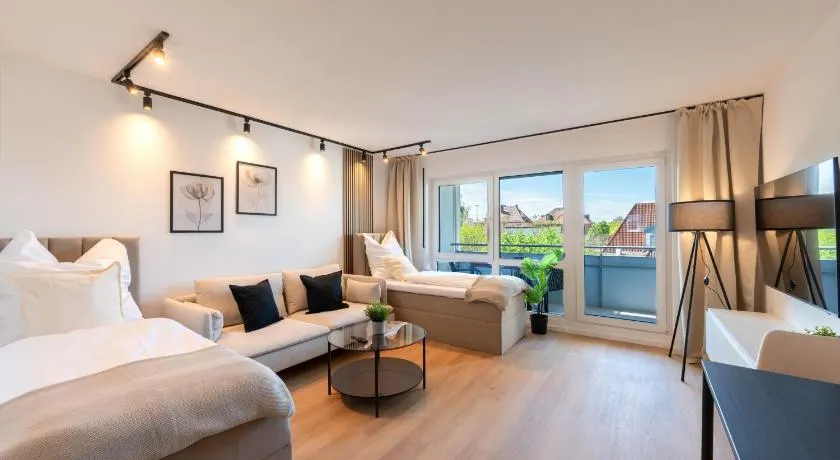 Malu Rooms - im Zentrum, Kostenloser Parkplatz, Klima, Balkon, Netflix, 24h Checkin - Image 1