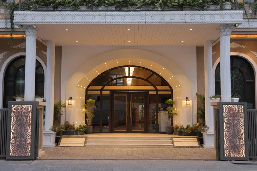 Grandeur Boutique Staycation - Image 1