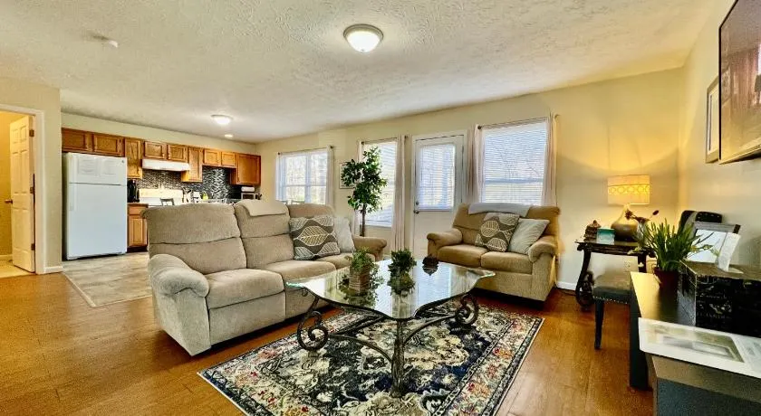Jason's Attached Home - Image 1