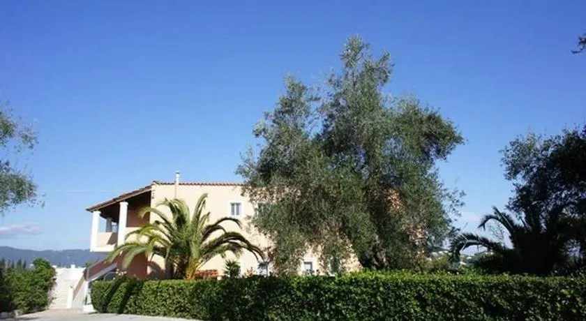 Villa Rosa Apartments - Image 1