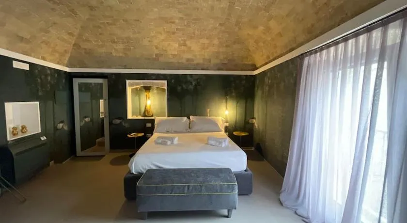 23_26 B&B - Image 1