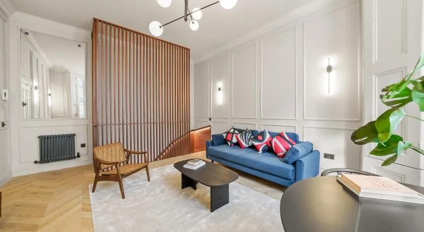 2 Bed Flat Walking Distance From Harrods - Image 1