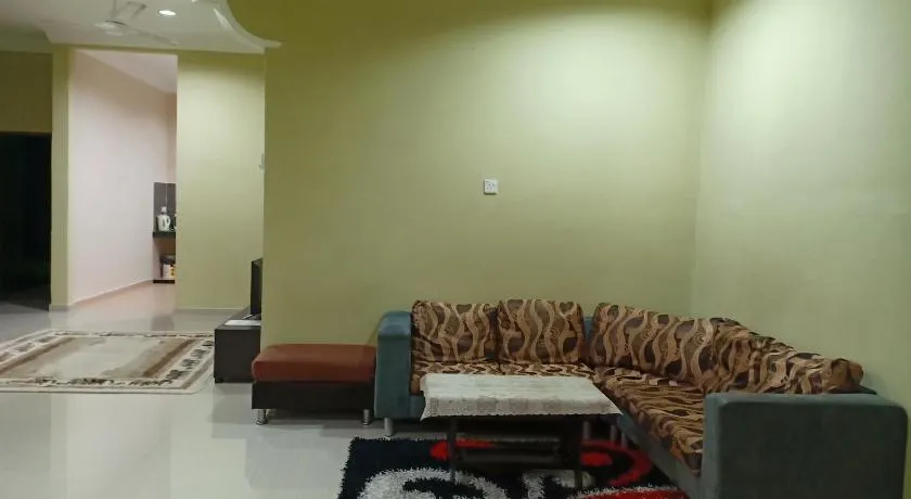 HR Iman Homestay - Image 1