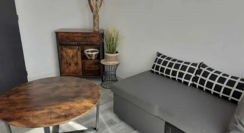 Studio avec mezzanine - Image 1