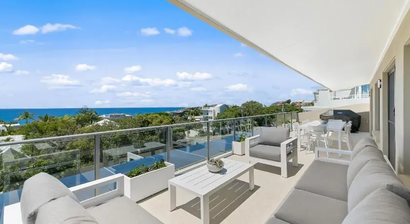 Crystal Shores Sunshine Beach - Image 1