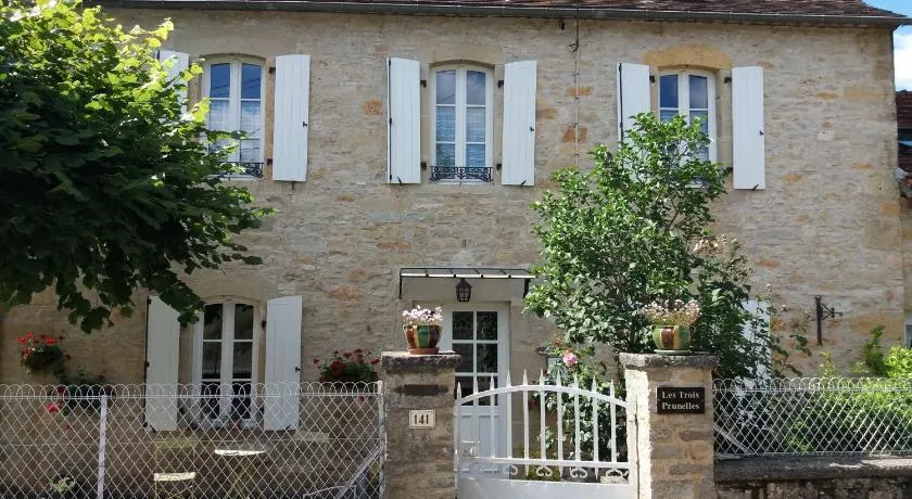 Les Trois Prunelles - Image 1