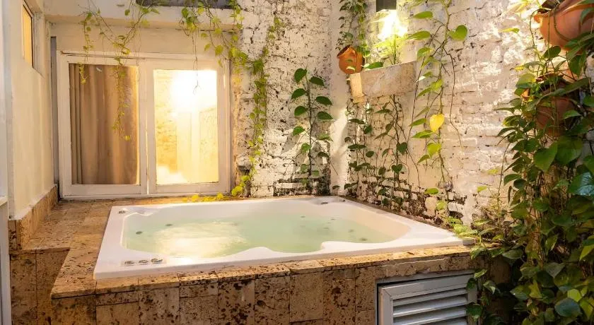 Casa Quero 914, 3br Old city wifi jacuzzi - Image 1