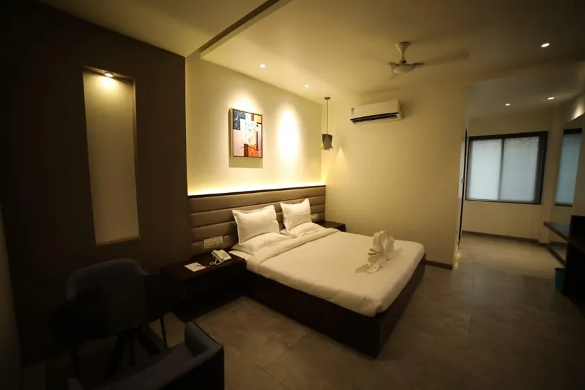 Hotel Midland, Nanded - Image 1