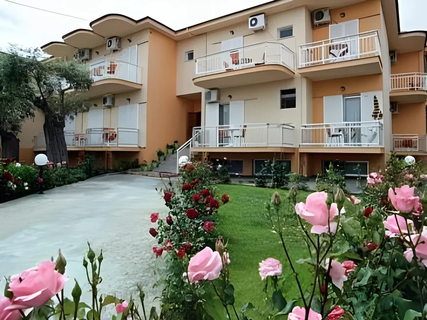 Chrisa Hotel - Image 1