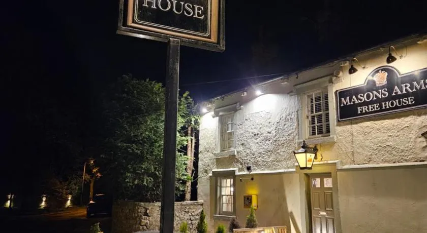 The Masons Arms - Image 1
