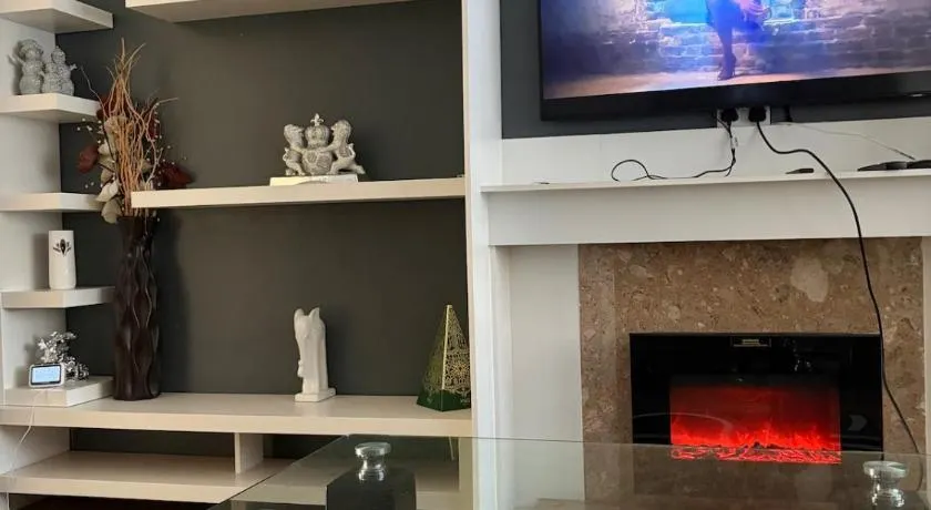 Modern 3-Bed Home in Tilbury Easy London Access - Image 1