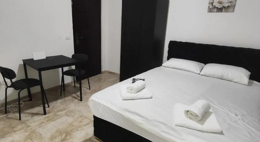 Rea Apartments - Image 1