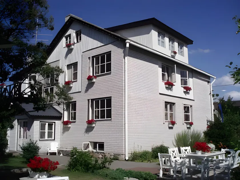 White Villa - Image 1