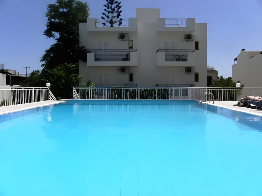 Acropolis Apartments - Image 1