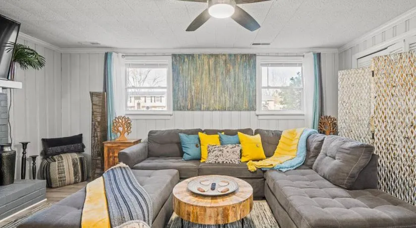Stylish Haven 11 Minutes from the Richmond Airport - Image 1