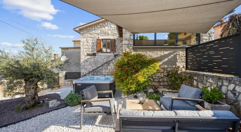 House Bruna - Image 1