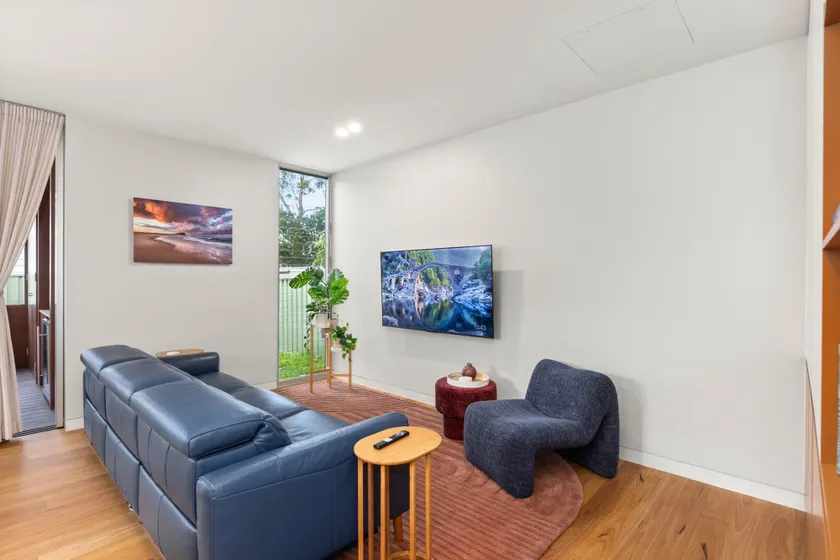 Family Home in Mayfield With Stylish Interior - Image 1