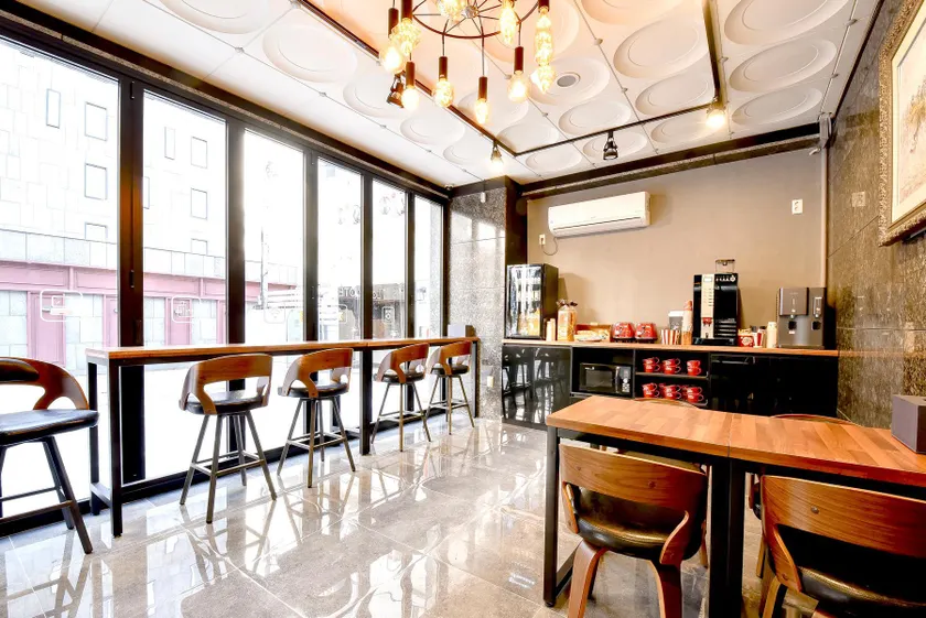 S One Hotel - Image 1
