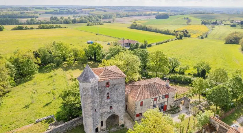 Privatiser un monument historique -le Logis de Sigogne- Hébergement 4 étoiles - Image 1
