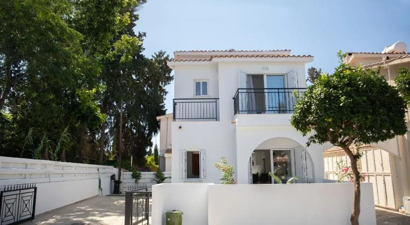 Taheli Riverside Townhouse in Tourist Area - Image 1
