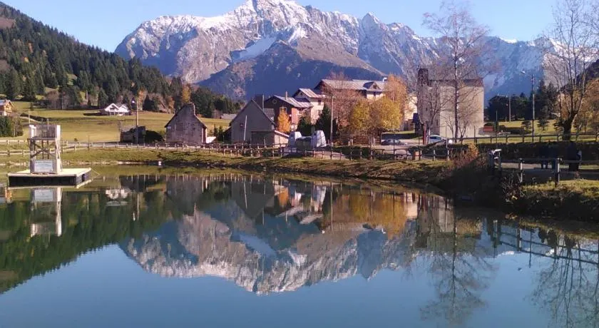 Studio au calme face aux montagnes dans station de ski - Image 1