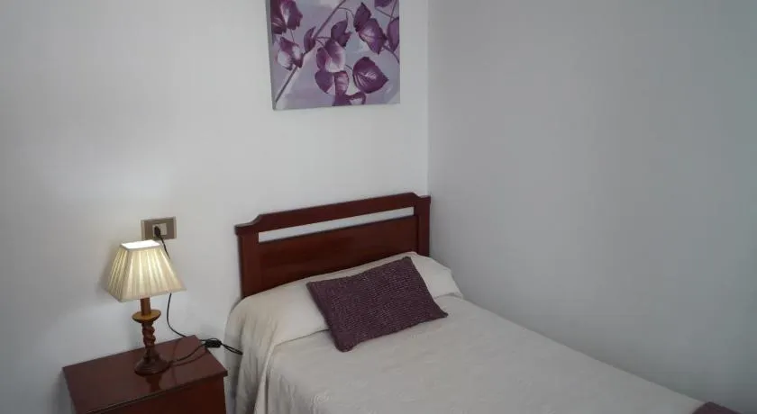 Hostal Residencia Ponte Vella - Image 1