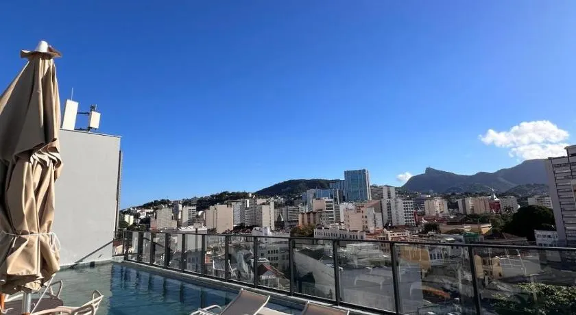 Studio Moderno no Centro do Rio de Janeiro com Piscina - Image 1