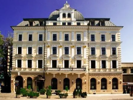 Hotel President - Image 1