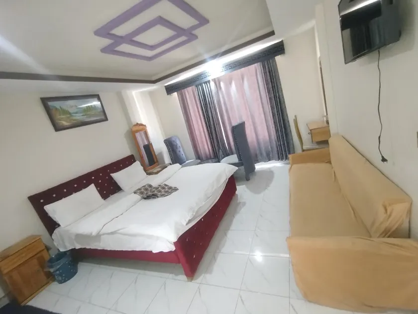 Hotel Crown Palace - Image 1