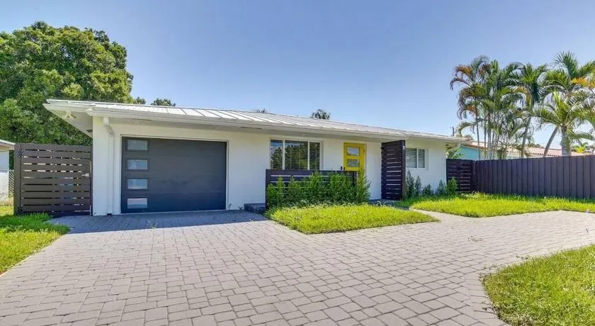 Best of Oakland Park-With heated pool - Image 1