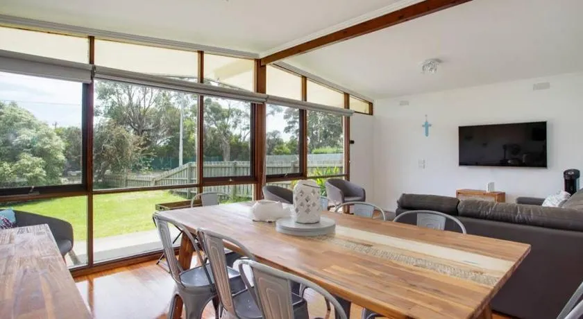 Beach Days Family Escape, Dromana - Image 1