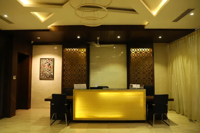 Avenue Hotel - Image 1