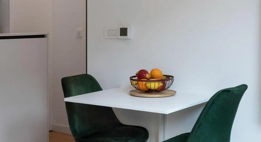 Modern Loft with Gallery in City Center - Image 1