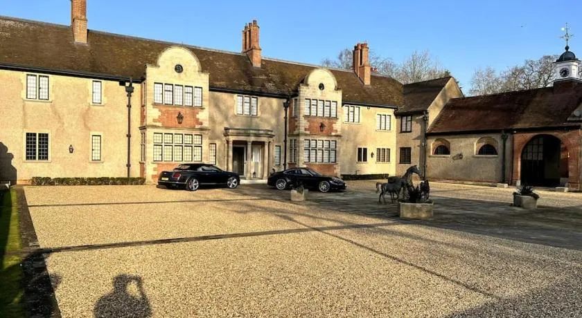 3 Bed Apartment Sleeps 6 Country House in Warwick - Image 1