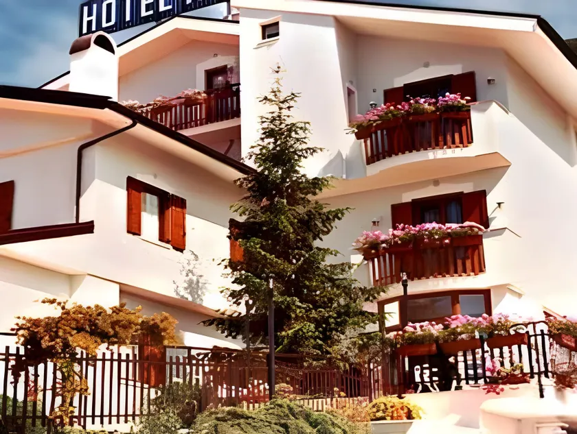 Bike-Hotel Abete - Image 1