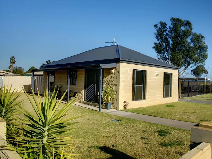 DBJ Holiday Units - Image 1
