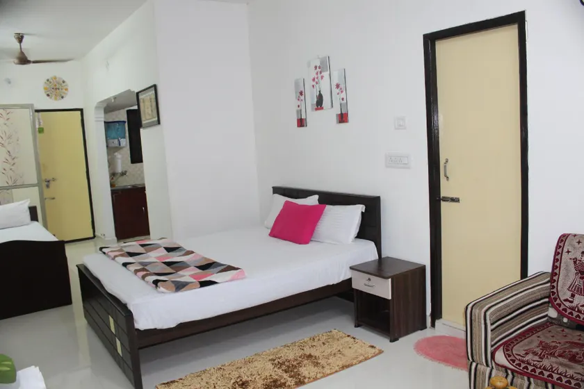 Cozy Room with Kitchen/Airport Pickup & Drop/Porur - Image 1