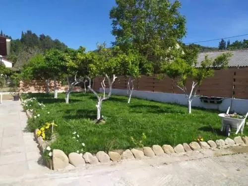 Alkinoos Guest House - Image 1
