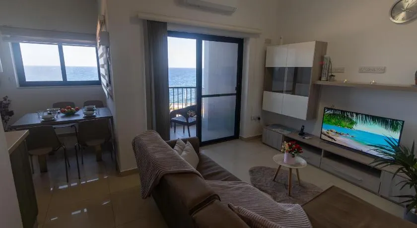 SG seaview apartment - Image 1