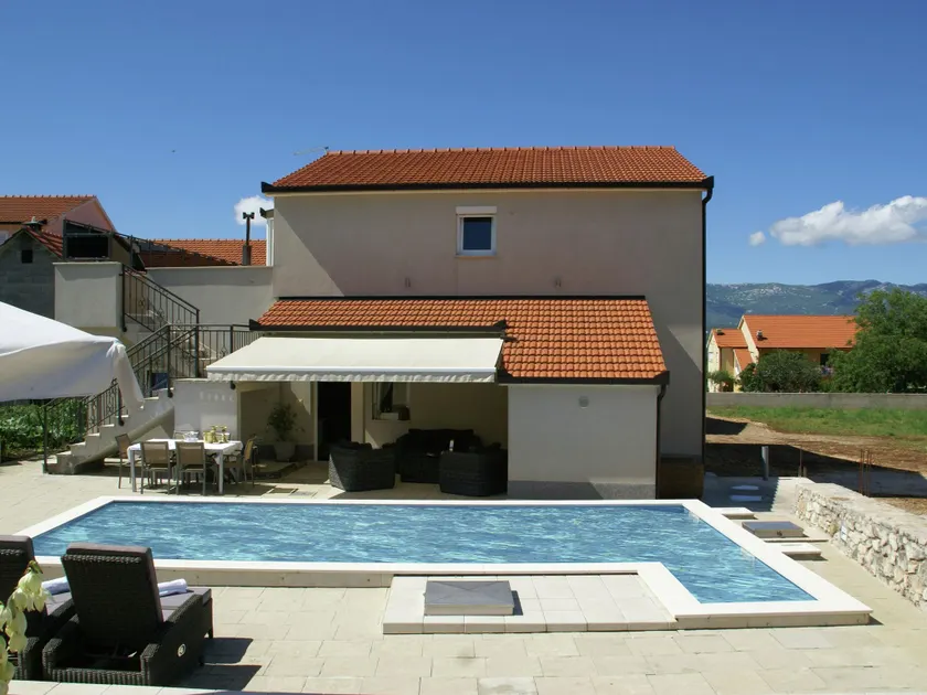 Villa en Ugljane con piscina privada - Image 1
