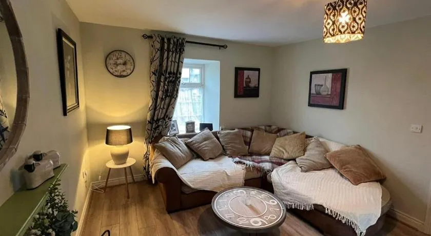 Riverside Cottage - Image 1