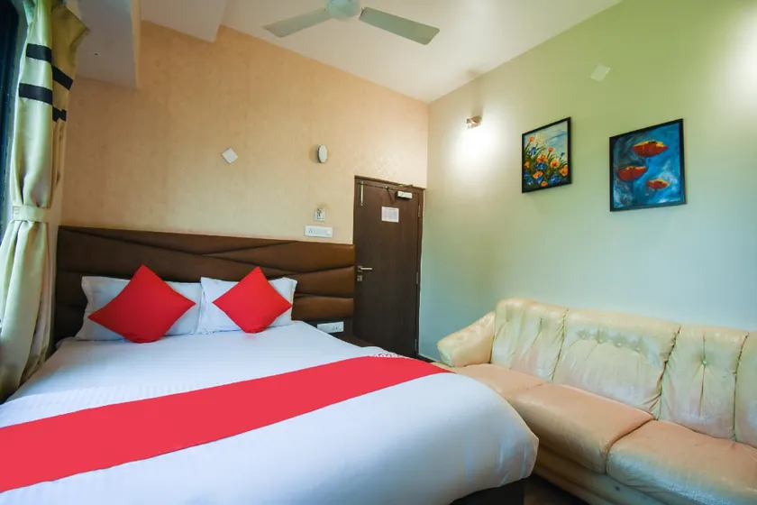 OYO 64260 Hotel Rajnandini - Image 1