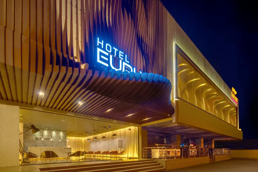 Hotel Euphoria - Image 1