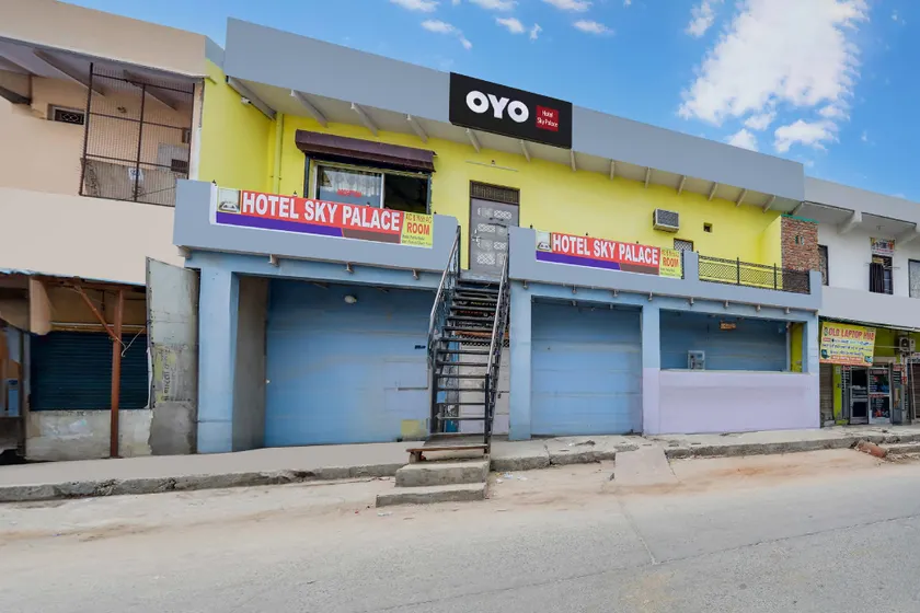 Hotel O SKY PALACE - Image 1