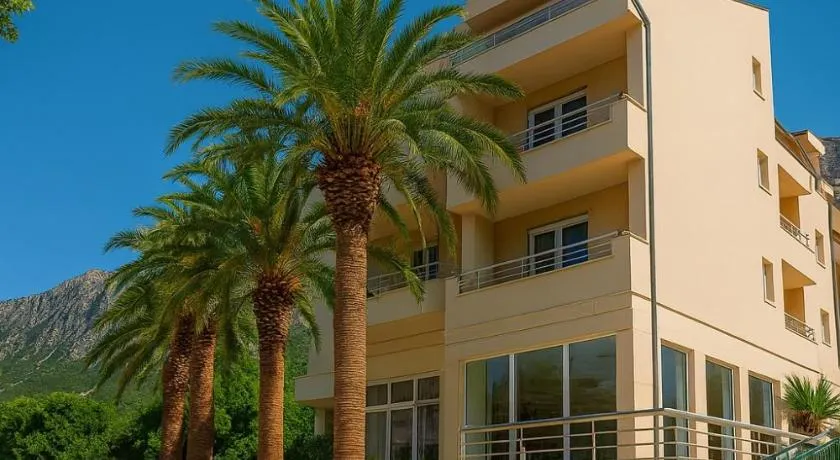 Hotel Neptun Gradac - Image 1