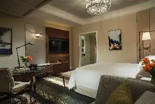 Four Seasons Hotel Shanghai - Image 1